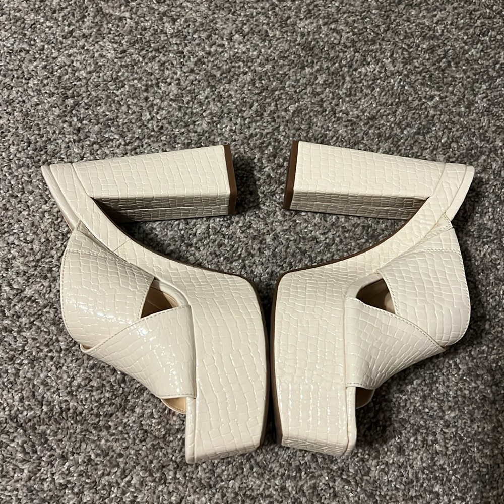 Jessica Simpson platforms - Picture 2 of 3